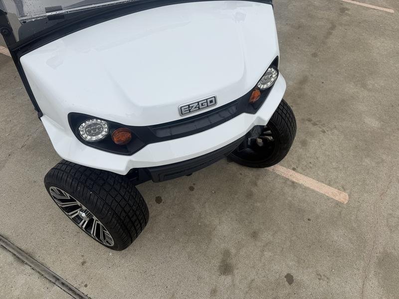 2026 E-Z-GO Express 6 Touring Lithium - Image 4
