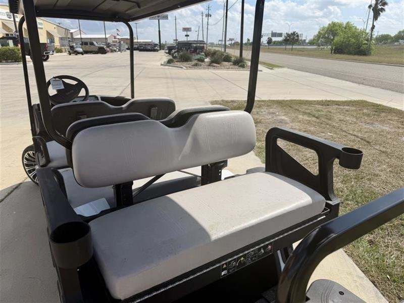 2026 E-Z-GO Express 6 Touring S ELiTE Lithium - Image 2