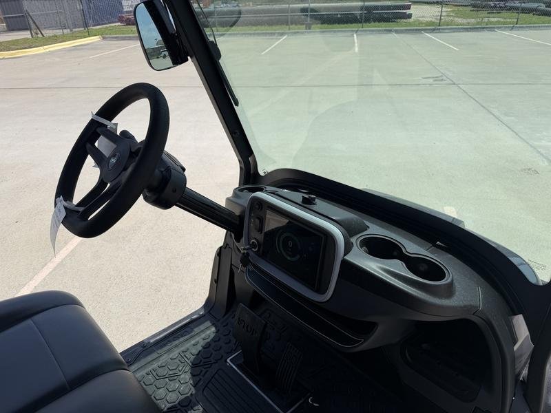 2027 CLUB CAR Onward 4 LSV - Lithium - Image 2