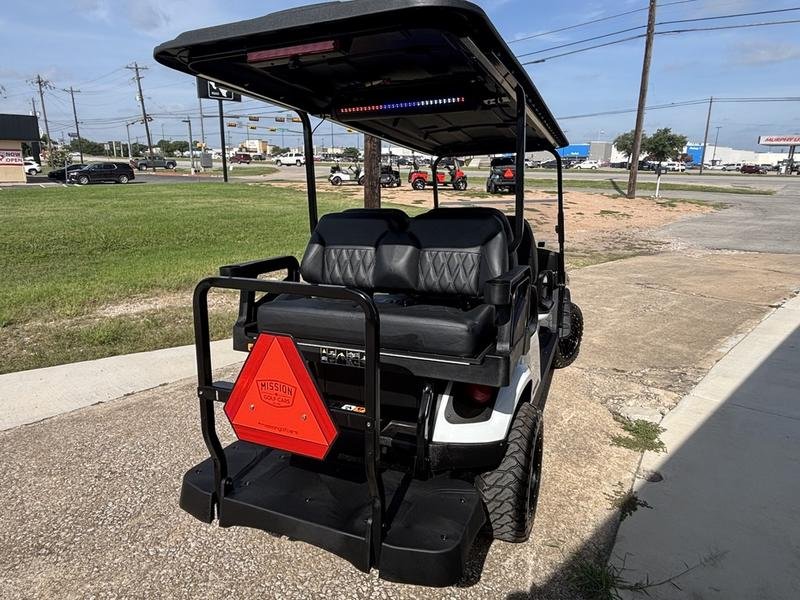 Back 2026 E-Z-GO Express 6 Summit XTL - Lithium - Image 2