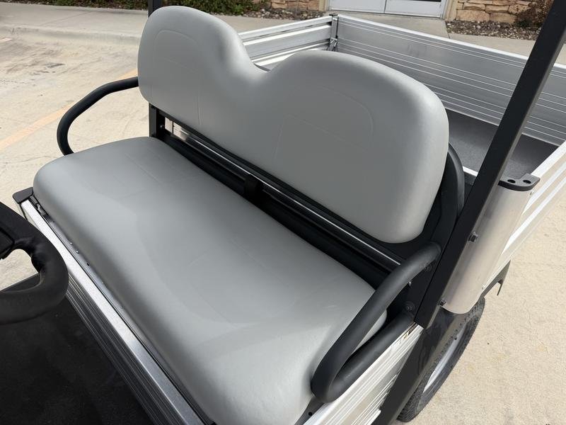 2026 CLUB CAR Carryall 300 Electric - Image 2