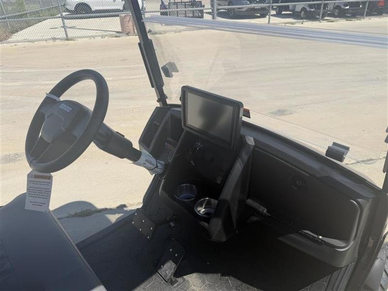 Back 2026 E-Z-GO Express 6 Summit XTL - Lithium - Image 3