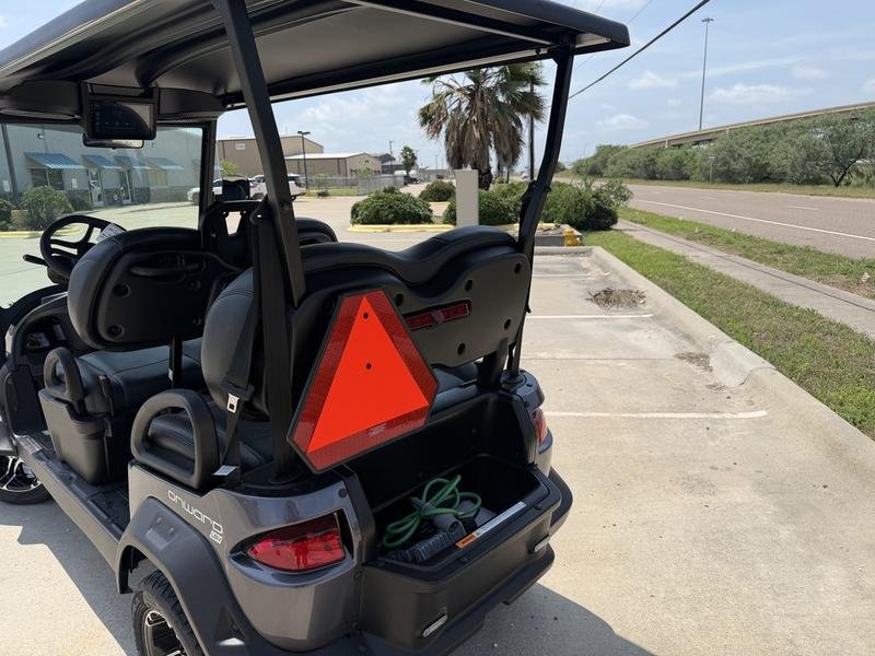 2027 CLUB CAR Onward 4 LSV - Lithium - Image 4