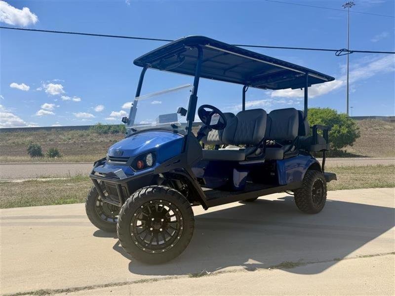 Back 2026 E-Z-GO Express 6 Summit XTL - Lithium