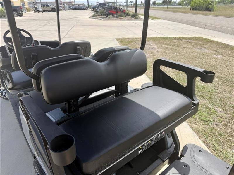 2026 E-Z-GO Express 6 Touring S - Lithium - Gas - Image 5
