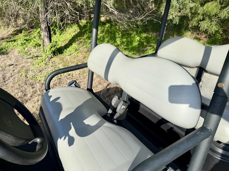 2024 CLUB CAR Carryall 1700 Diesel USED - Image 2