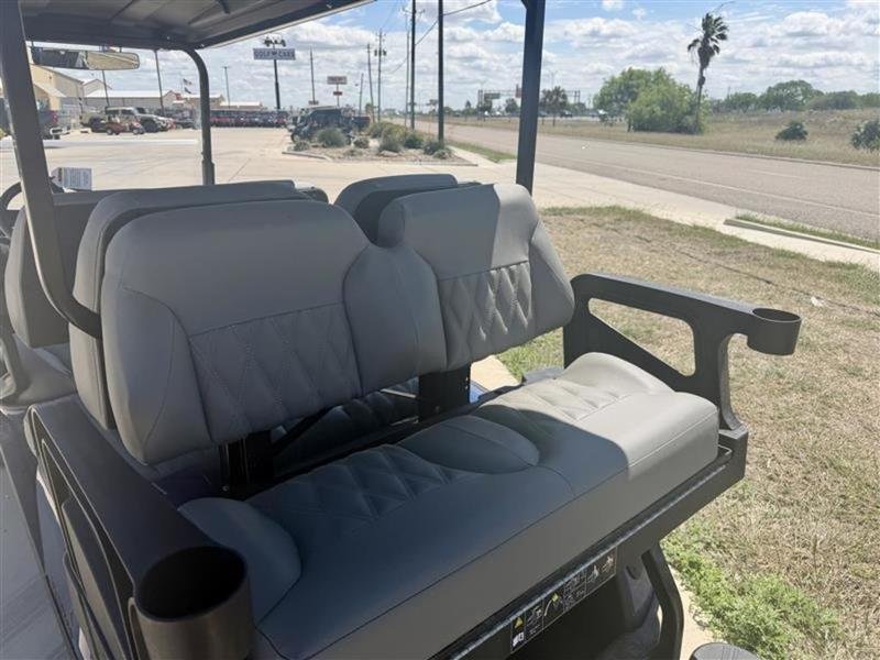 Back 2026 E-Z-GO Express 6 Summit XTL - Lithium - Image 6