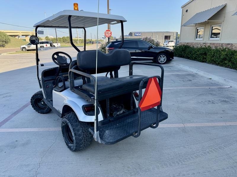 2021 E-Z-GO TXT 48 Volt 4 Passenger - Image 5