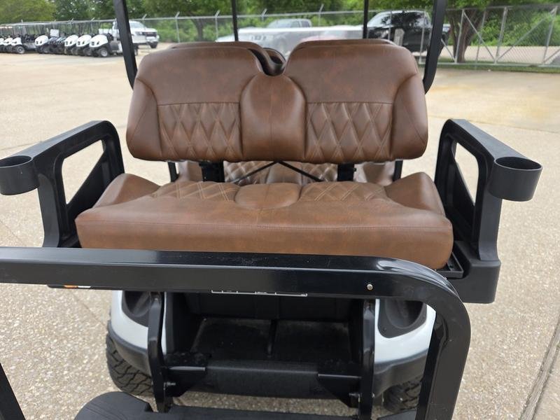 2026 E-Z-GO Express 6 Summit XTL - Lithium - Image 7